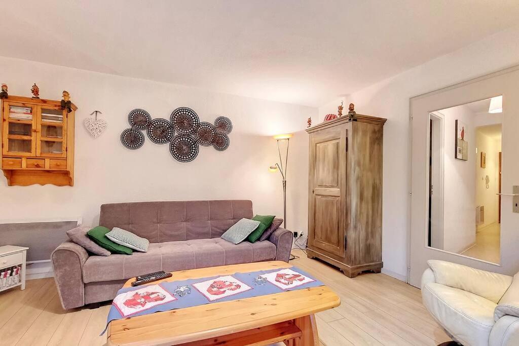 Chez Romane - Appartement Avec Parking Riquewihr Bagian luar foto