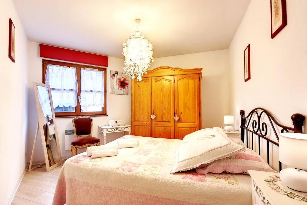 Chez Romane - Appartement Avec Parking Riquewihr Bagian luar foto
